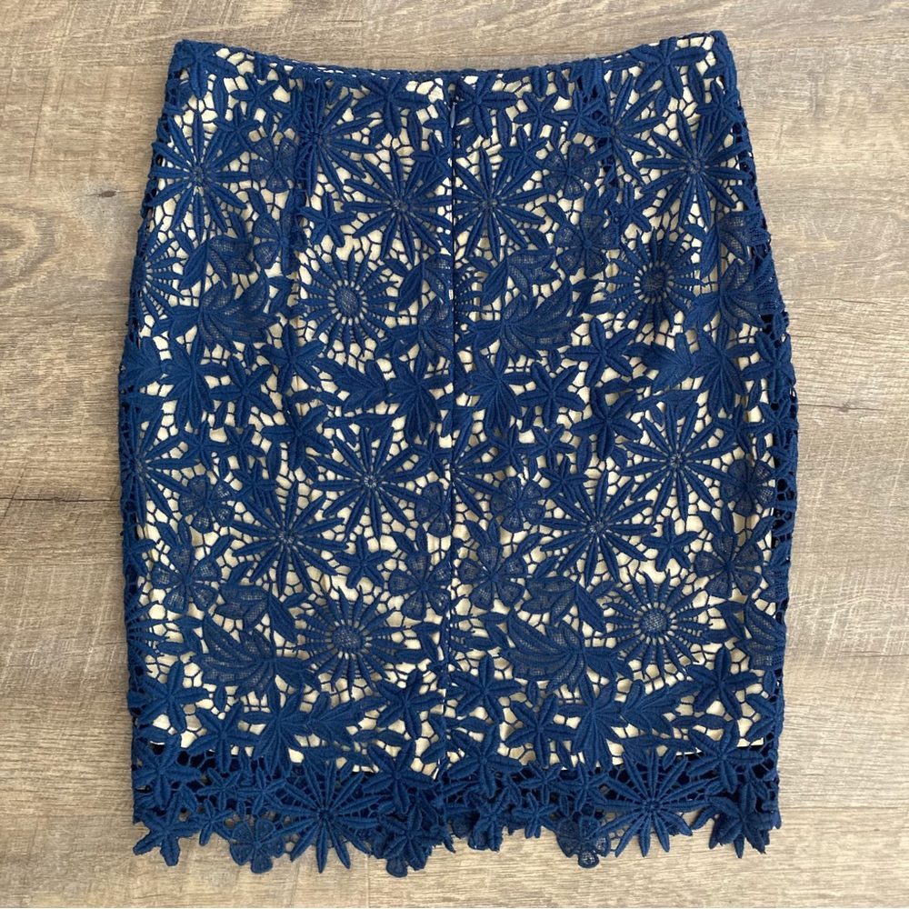 Elle Sasson Floral Knit Lined Skirt Size 40/8 Color Navy/Cream
